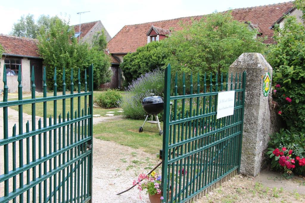 Le Clos De Chatres Oisly Zewnętrze zdjęcie